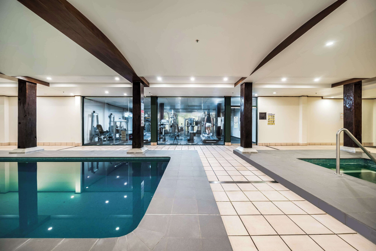 Sport & Beauty 2, Oaks Sydney Goldsbrough Suites, Sydney