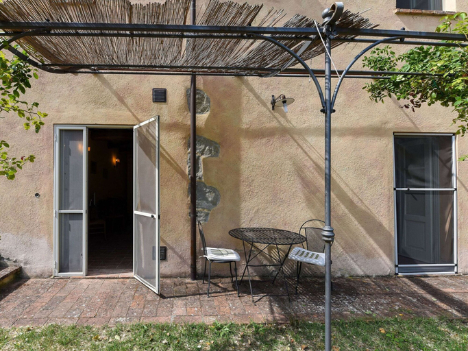 Balcony 4, Comfortable Apartment With Stunning Views, Near hot Springs, Siena