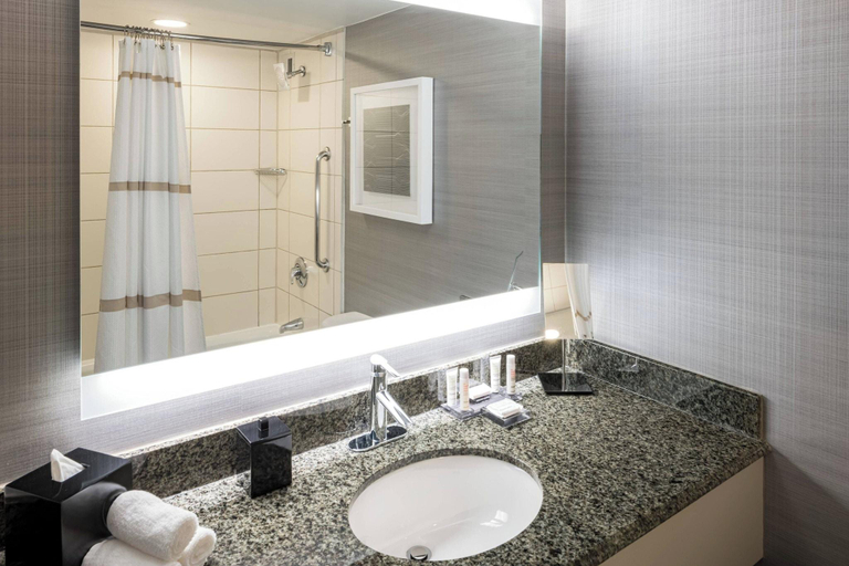 Bathroom 16