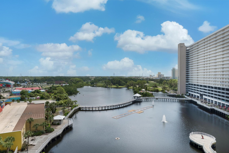Exterior & Views 2, Laketown Wharf 838, Bay