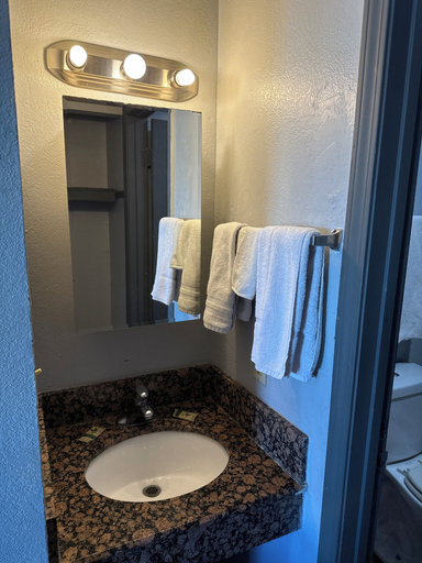 Bathroom 3, Rawls Motel Near Phoenix Airport, Maricopa
