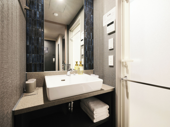 Bathroom 9