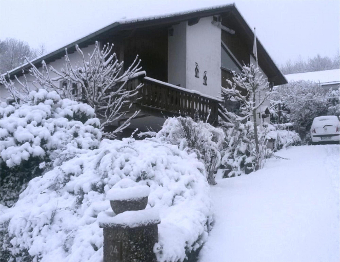 Exterior & Views 2, Cozy Apartment in Ellar With Garden, Limburg-Weilburg