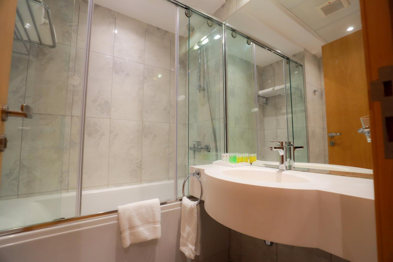 Bathroom 4, Nawazi Towers Hotel, Makkah