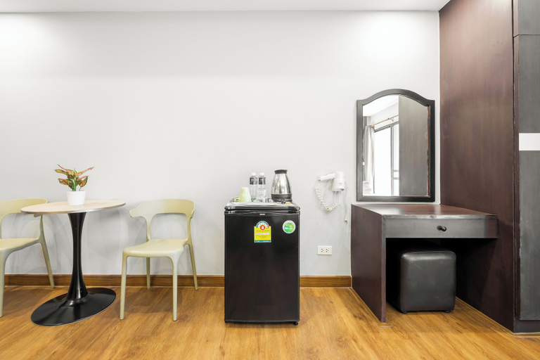 Dining Room 10