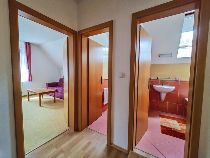 Bedroom 3, Geyserpark Village, Karlovy Vary