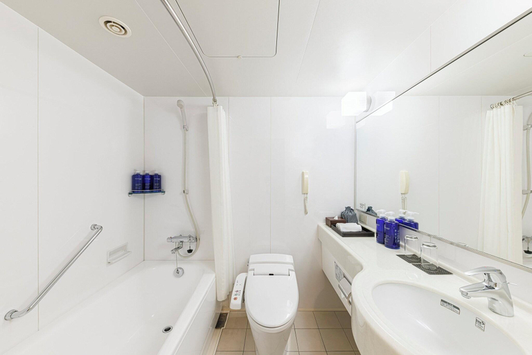 Bathroom 11