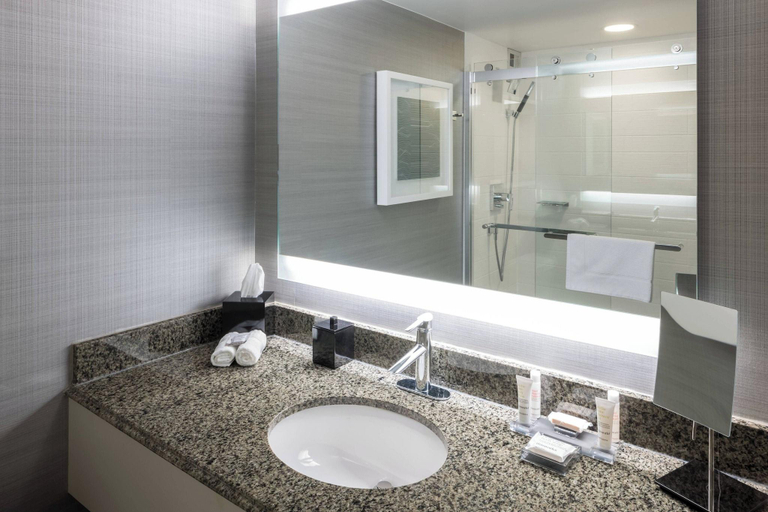Bathroom 15