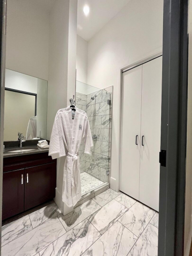 Bathroom, The Thomas Hotel, Smith