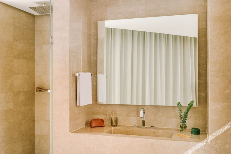Bathroom 4, Sonder by Marriott Bonvoy JBR The Walk Apartments, Dubai