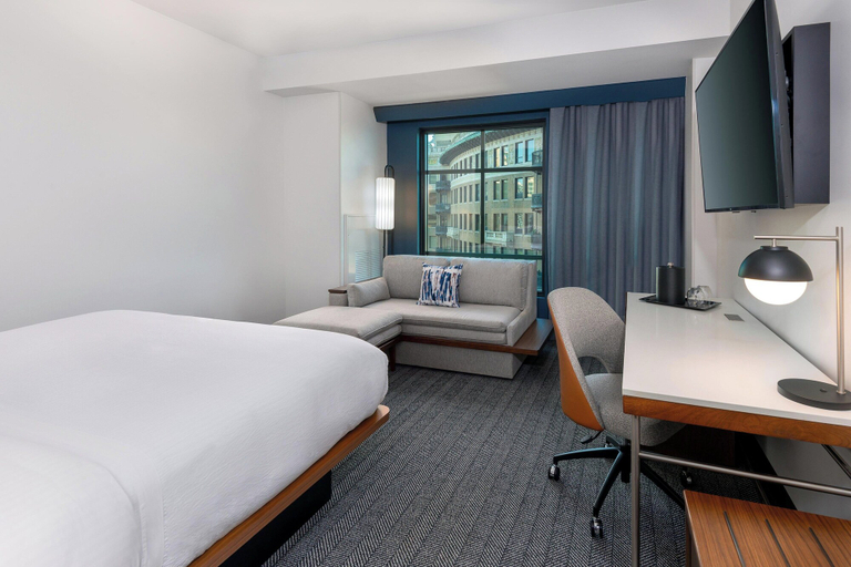 Bedroom 3, Courtyard by Marriott Atlanta Midtown, Atlanta