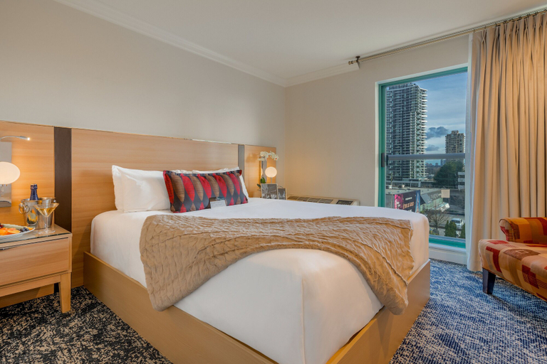 Bedroom 3, Executive Suites Hotel Metro Vancouver, Greater Vancouver