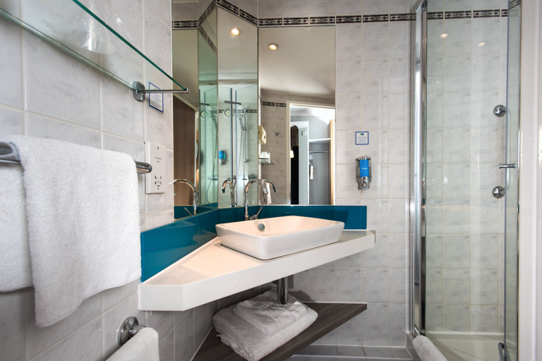 Bathroom 5, Holiday Inn Express LONDON - GREENWICH by IHG, London