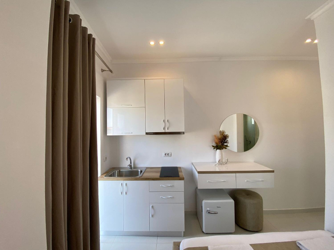Others 4, Niko Apartment, Sarandës
