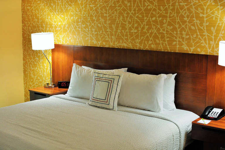 Bedroom 3, Fairfield Inn & Suites Omaha Northwest, Douglas