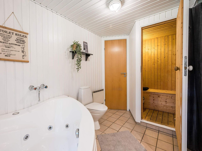 Bathroom 3, 4 Star Holiday Home in Norre Nebel, Varde