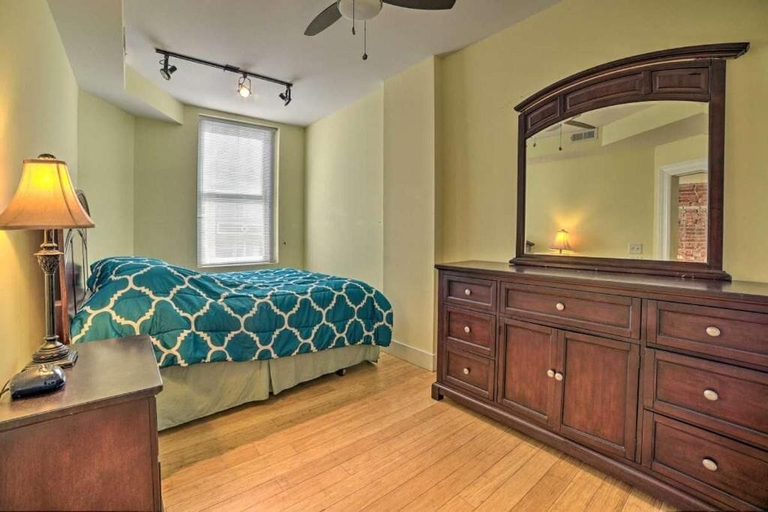 Bedroom 2, Chase at Light, Baltimore