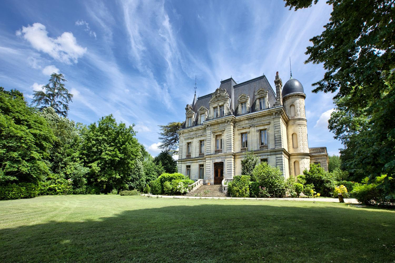 Others 5, Chateau de Camperos, Gironde