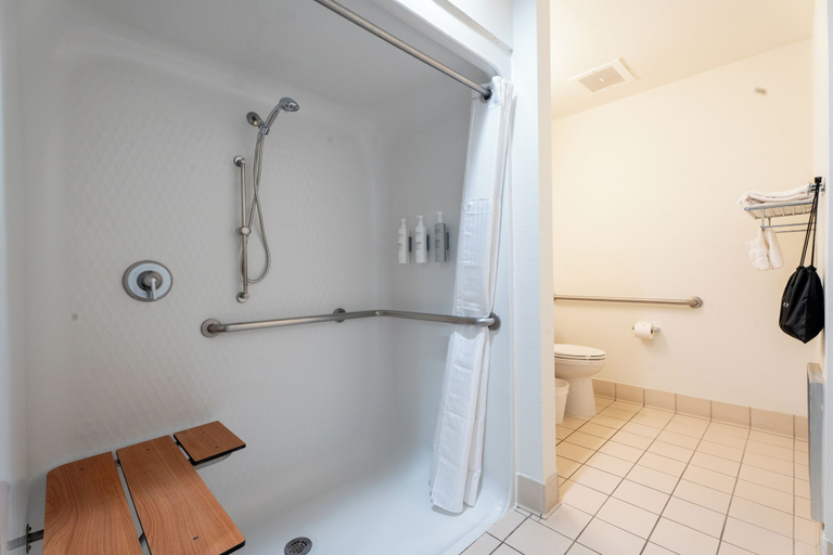 Bathroom 4, Spark by Hilton Sterling Dulles Airport, Loudoun