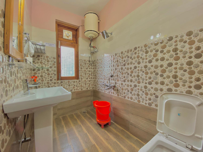 Bathroom 3, Aananda-Boutique Stays Manali, Kullu