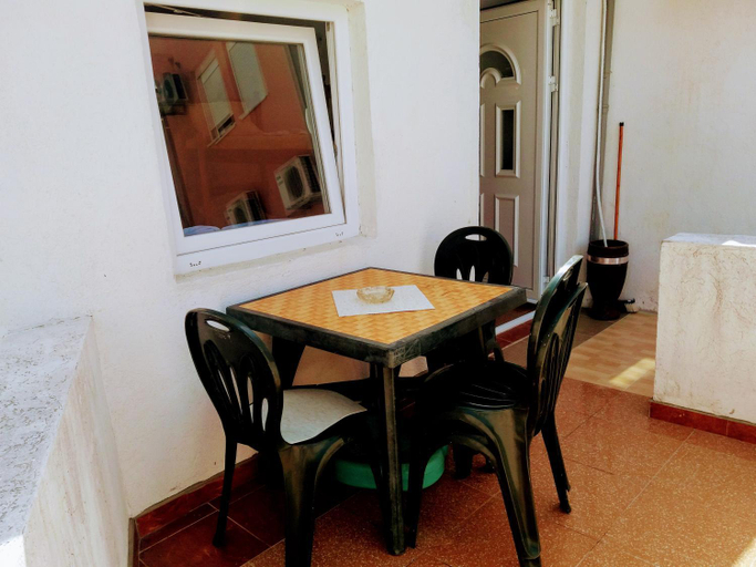 Others 4, Apartment Oaza
