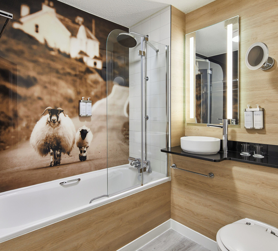 Bathroom 5, Leonardo Hotel Edinburgh Haymarket, Edinburgh