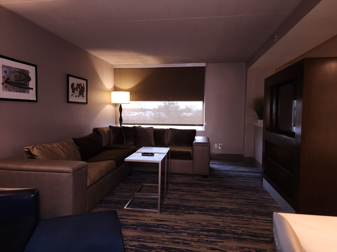 Bedroom 2, Skyline Hotel Detroit Airport, SureStay Collection by BW, Wayne