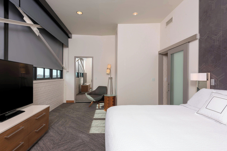 Bedroom 3, Courtyard by Marriott Waterloo Cedar Falls, Black Hawk