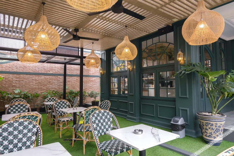 Food & Drinks 5, Casa Living Senopati (permanently closed), South Jakarta