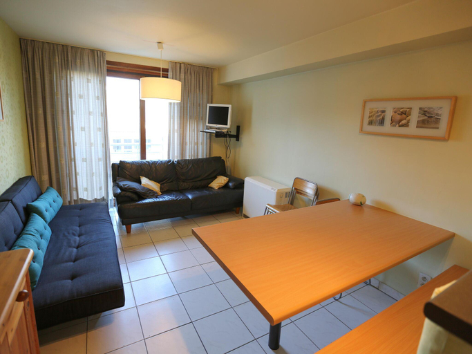 Others 4, Princess 2 located close to the center and dike, West-Vlaanderen