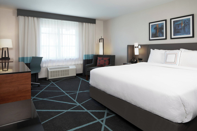 Bedroom 3, Fairfield Inn & Suites by Marriott Camarillo, Ventura