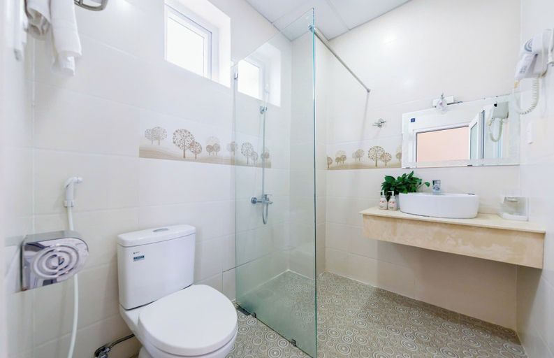 Bathroom 4, Golden Bee Hotel, Đà Lạt