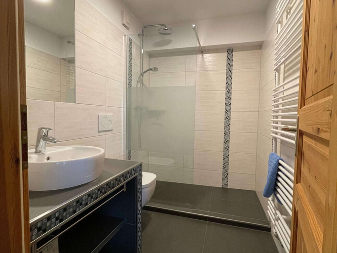 Bathroom 3, Modern Apartment in Bastorf near Sea, Rostock