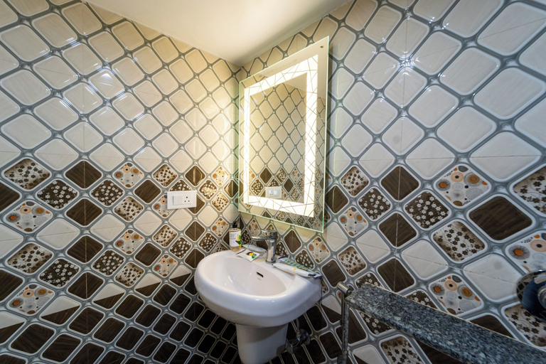 Bathroom 5, Treebo Grand Royale Eco Residency with Pool, South Goa