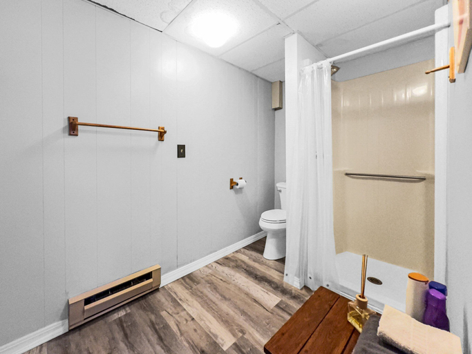 Bathroom 12