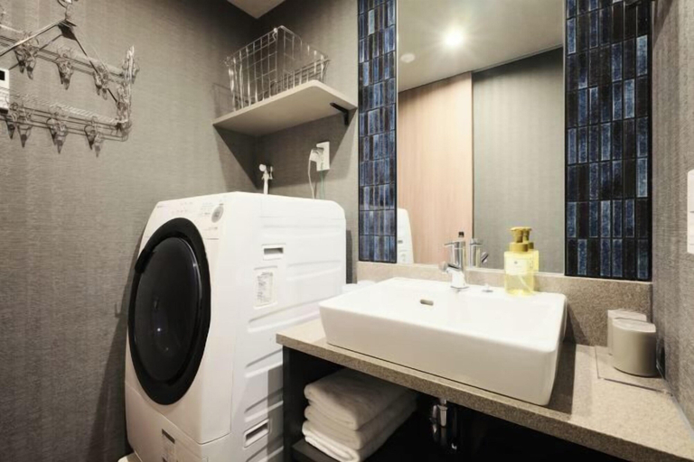 Bathroom 15