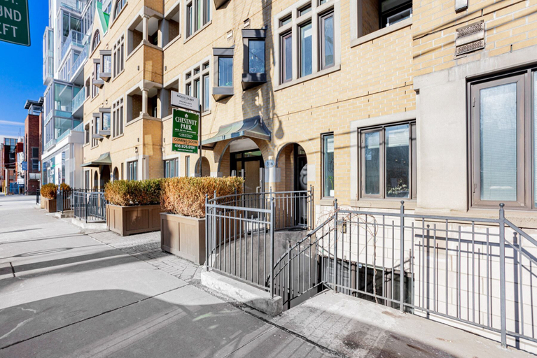 Exterior & Views 2, Rivetstays - Designer Walk Suites, Toronto