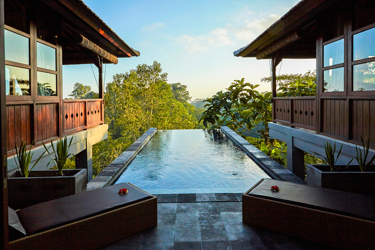 Swimming Pool 18