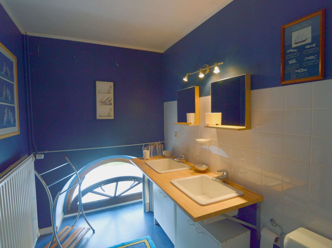 Bedroom 3, Holiday home for 10 people set in castle grounds, Namur