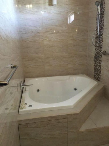 Bathroom 3, Hotel Yadran, Puntarenas