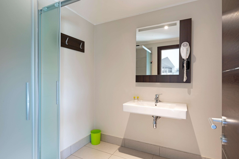 Bathroom 7