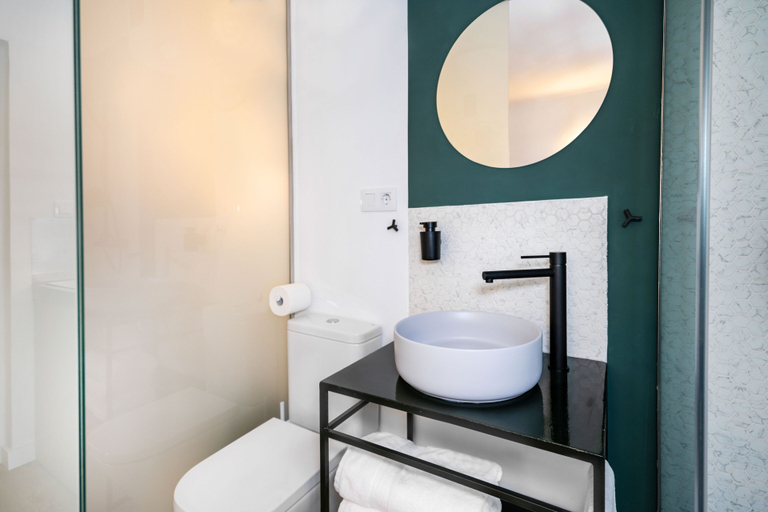 Bathroom 3, Negresco Plaza Espana, Madrid