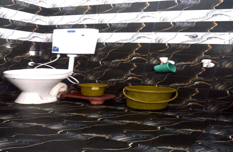 Bathroom 4, Hotel Kaanha, Devbhumi Dwarka