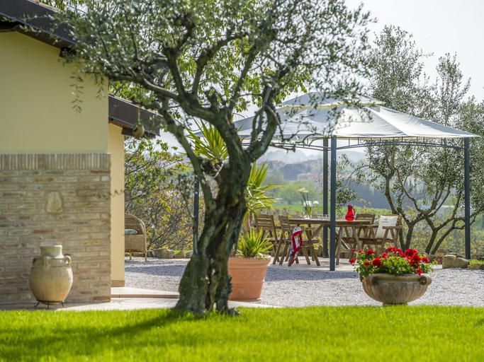 Others 4, Inviting Holiday Home in San Costanzo With Swimming Pool, Pesaro E Urbino