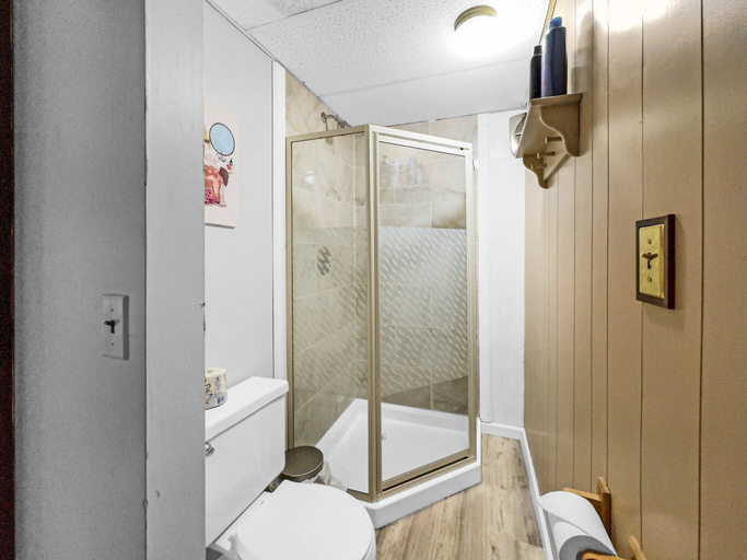 Bathroom 7