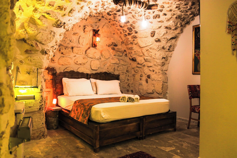 Bedroom 3, Mons Masius Hotel, Midyat