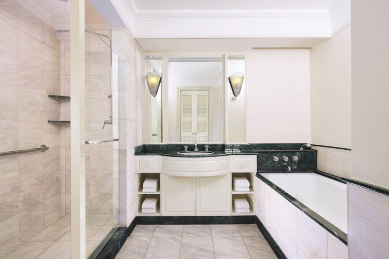 Bathroom 11