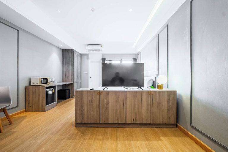 Dining Room 10
