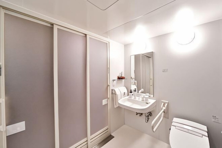 Bathroom 30
