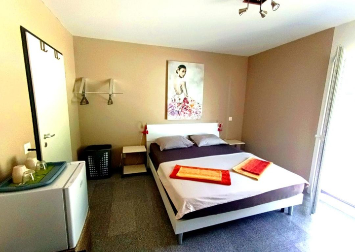 Bedroom 2, 33 Self Check-In 24h, Bellinzona